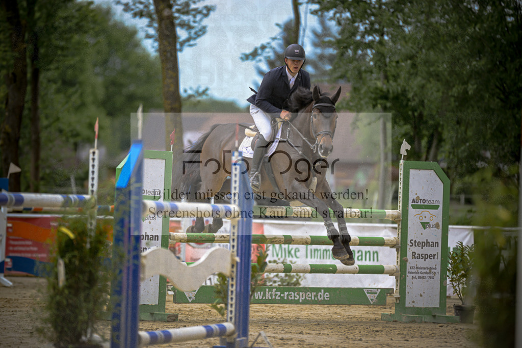 20240505-DOS_2136 | Entdecke hochwertige Reitturnierfotos von Foto Oger. Professionell, emotional und authentisch – jetzt Lieblingsmomente im Shop bestellen.Deutschlandweite Turnierfotografie. - Realisiert mit Pictrs.com
