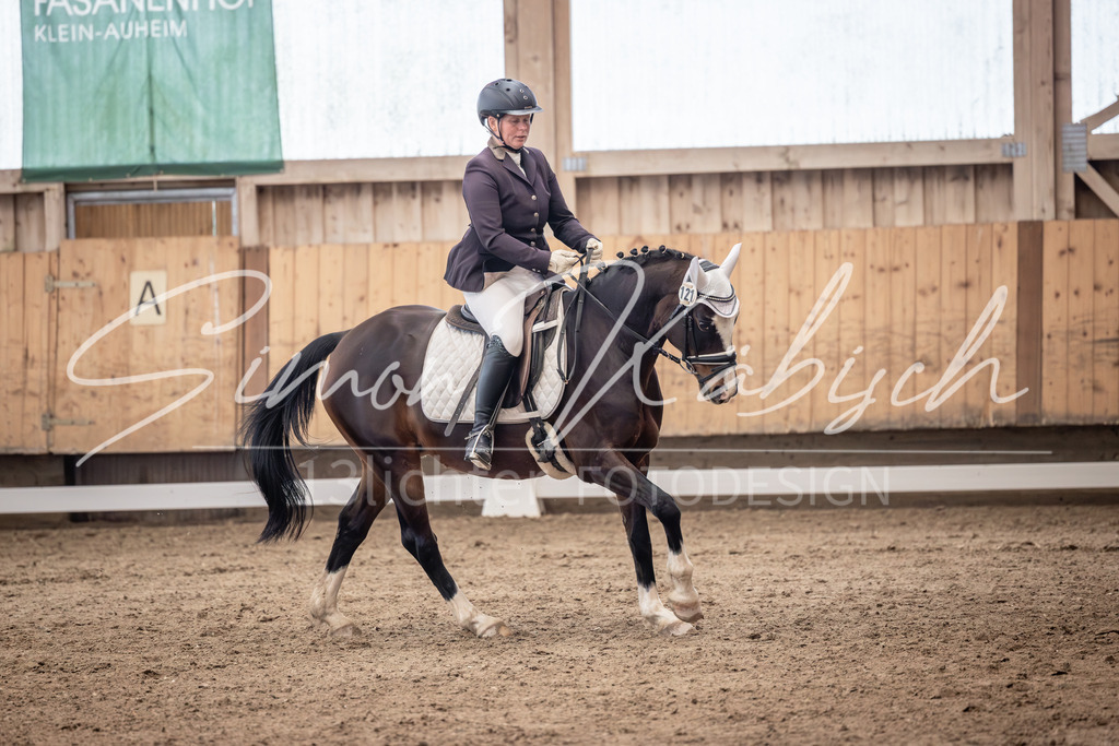 20251011-_3LI0508 | Tierfotografie Pferde, Hunde, Katzen, Haustiere.
Turnierfotografie Reitturniere, Reiten, Springreiten, Dressur in Hanau, dem Main-Kinzig-Kreis und dem Rhein-Main- Gebiet um Frankfurt