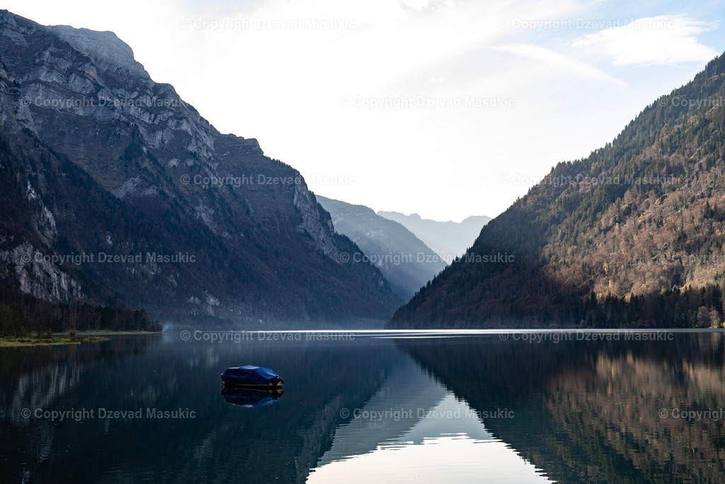 Klöntalersee | Ich fotografiere Landschaften, Produkte und erstelle für Sie Firmenportraits. Engagieren Sie mich für den nächsten Projekt. - Realisiert mit Pictrs.com
