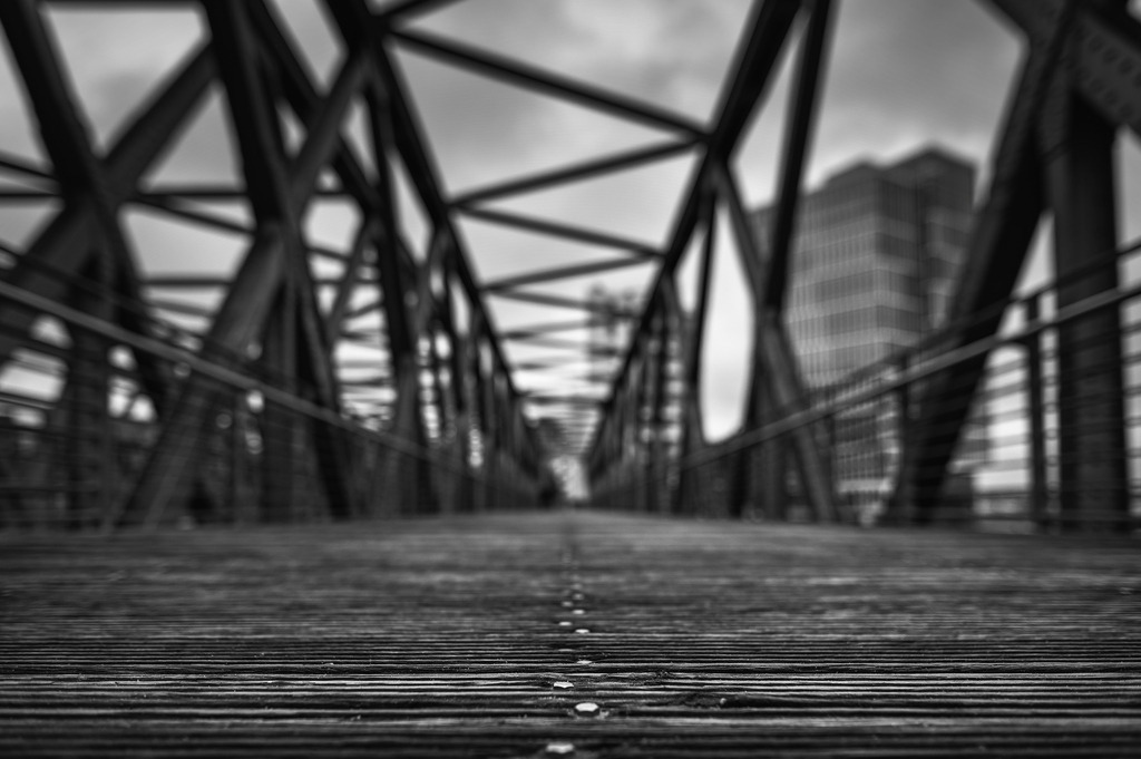 2023_10_21_HH-HAFENCITY_MCP4727 sw_01 | Hochwertig gedruckte Fotografien für die Wand, als Kalender und zum Verschenken. Hamburg & Norddeutschland und überall wo ich mit der Kamera unterwegs war.