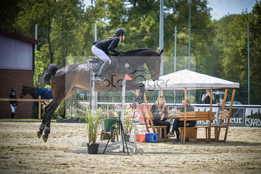 DOS_0260 | Entdecke hochwertige Reitturnierfotos von Foto Oger. Professionell, emotional und authentisch – jetzt Lieblingsmomente im Shop bestellen.Deutschlandweite Turnierfotografie. - Realisiert mit Pictrs.com