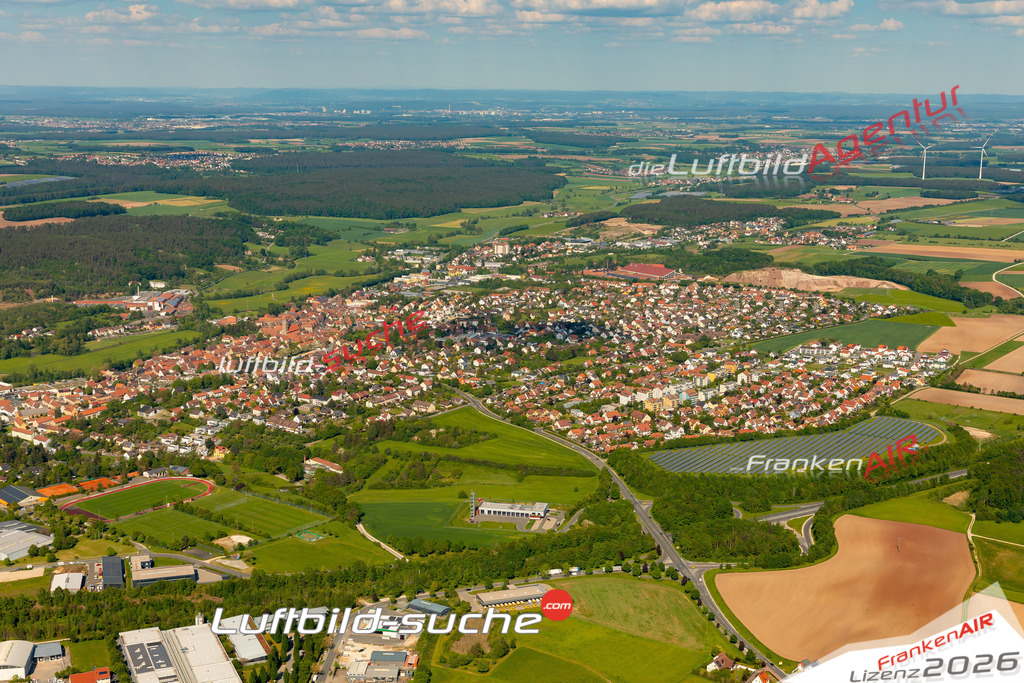 Das Luftbild zeigt :  Langenzenn - Die Luftaufnahme wurde 2024 vom UL-Flugzeug aus erstellt ( keine Drohne ) - Hochauflösende Luftaufnahme - Für grossformatige Ausdrucke geeignet. Die Geschenkidee !Mit Lizenz und Bildrechte bestellbar