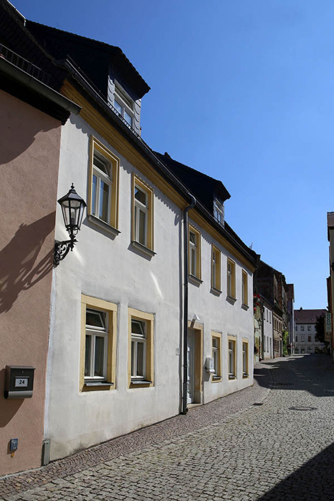 Wurzen - Färbergasse 22 (1750) | Entdecke über 20 Kategorien Leipzig-Motive: Foto-Downloads, hochwertige Poster, Leinwand- & Fine-Art-Prints. Jetzt Lieblingsfoto im Bildlexikon Leipzig Shop bestellen!