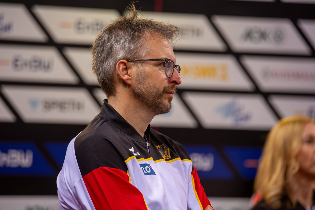 EnBW DTB-Pokal Stuttgart 2025, Mixed Cup***Bild: Gerben Wiersma, Cheftrainer der Frauen | EnBW DTB-Pokal Stuttgart 2025, Mixed Cup***Bild: Gerben Wiersma, Cheftrainer der Frauen - Realisiert mit Pictrs.com