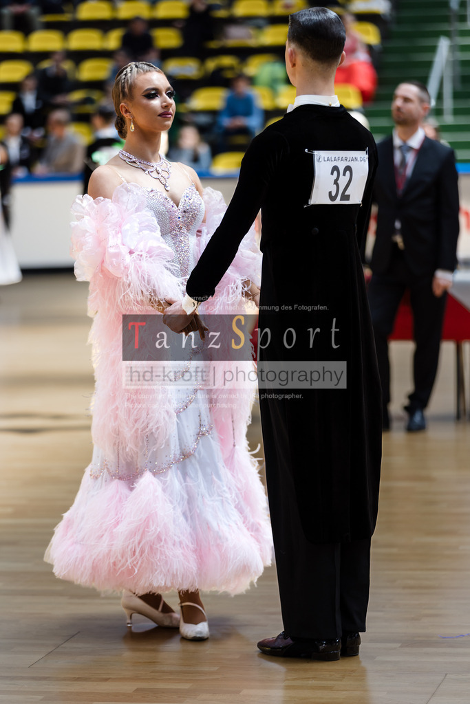 20250517_HessenTanzt_WDSF_IntOpen_Std_0653 | Tanzsportbilder, Standardtanz, Lateintanz, WDSF, DTV, LTVB, dancecomp, goc, hessen tanzt, blaues band der spree, walzer, tango, wiener walzer, slowfox, quickstepp, samba, rumba, cha-cha-cha, paso doble. jive, hd-kroft photography, turniertanzsport