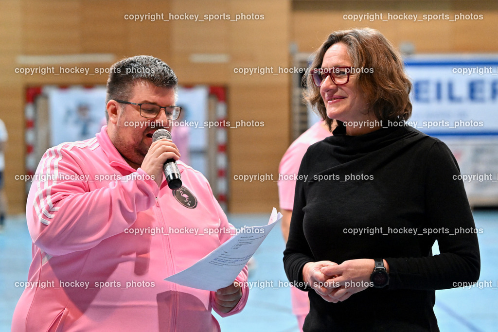 Carinthia Flamengo Futsal Club vs. Futsal Klagenfurt | ÖFB Funktionär Jürgen Riepl, Stadträtin Klagenfurt Constance Mochar, Carinthia Flamengo Futsal Club vs. Futsal Klagenfurt, Carinthia Flamengo Futsal Club vs. Futsal Klagenfurt am 01.12.2024 in Klagenfurt (Ballspielhalle Viktring), Austria, (Photo by Bernd Stefan)