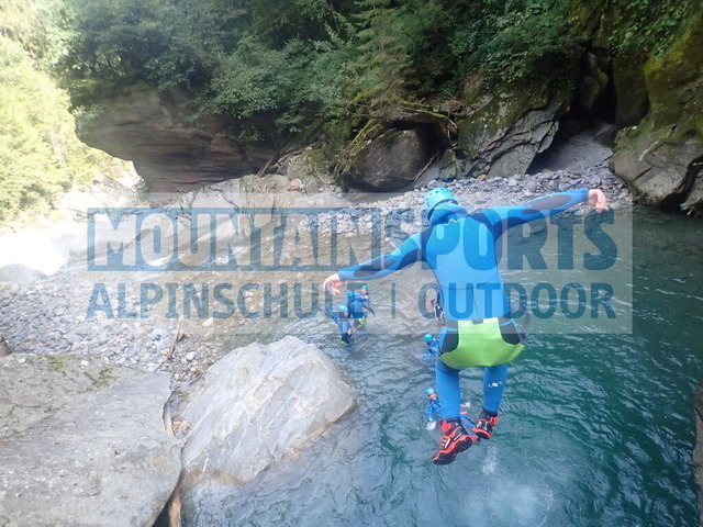 P9200062 | Bestelle die Bilder deines Berg- oder Wasser-Abenteuers mit Mountain Sports bequem von zu Hause aus direkt über unseren Online Fotoshop von pictrs.com. - Realisiert mit Pictrs.com