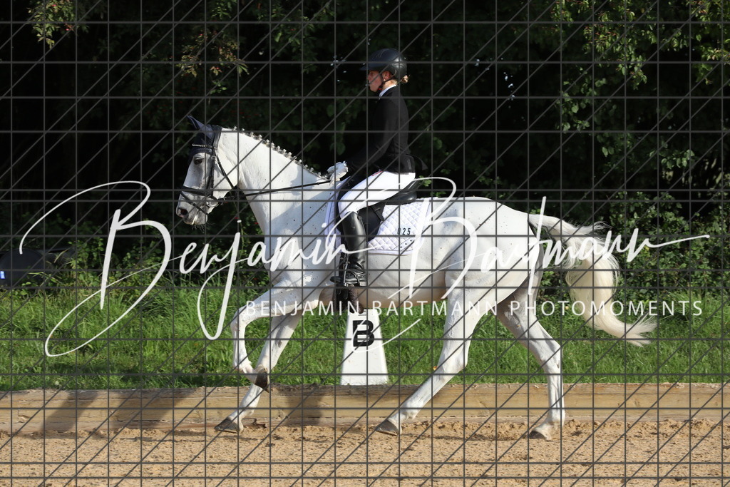 AZ2A1512 | Benjamin Bartmann Photomoments