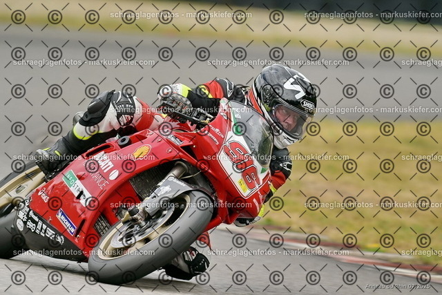 25bt05-1015 | markuskiefer.com - Realisiert mit Pictrs.com
