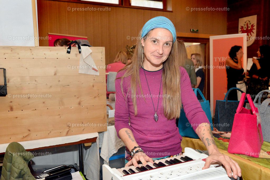 08-news-2022-Okt16-Frauenmesse-WB-YOGA-WTV_4934 | Info aus dem Bezirk Reutte/Ausserfern Tirol sowie eine umfangreiche Bilddatenbank über die gesamte Region: Lechtal, Talkessel Reutte, Tannheimertal, Zwischentoren. Lech, Plansee, Zugspitze, Grenztunnel, B179, Fernpassstraße, Verkehr, Lawinen, Tradition, - Realisiert mit Pictrs.com