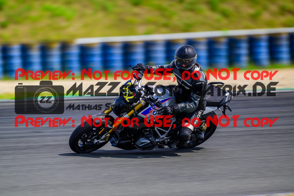 MaZZes_FotoMatrix_240725_6007705_4036 | GELB