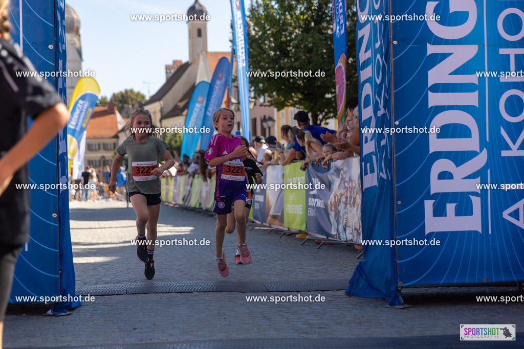 VJ__3277 | Stadtlauf Erding 2025 #stadtlauferding #erdingstadtlauf #stadtlauf_erding #laufmotivation #trisporterding #yourpictrs #sportshot_your_pictrs