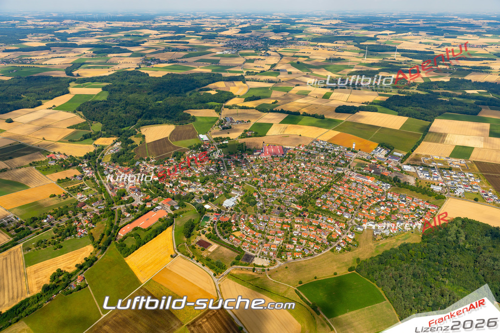 Aktuelles Luftbild von  Wallhausen - Die Luftaufnahme wurde 2022 mittels UL-Flugzeug erstellt ( keine Drohne ) - hochauflösende Kamera-Systeme von  Canon -Beste Qualität - Für grossformatige Ausdrucke geeignet. Die Geschenkidee !