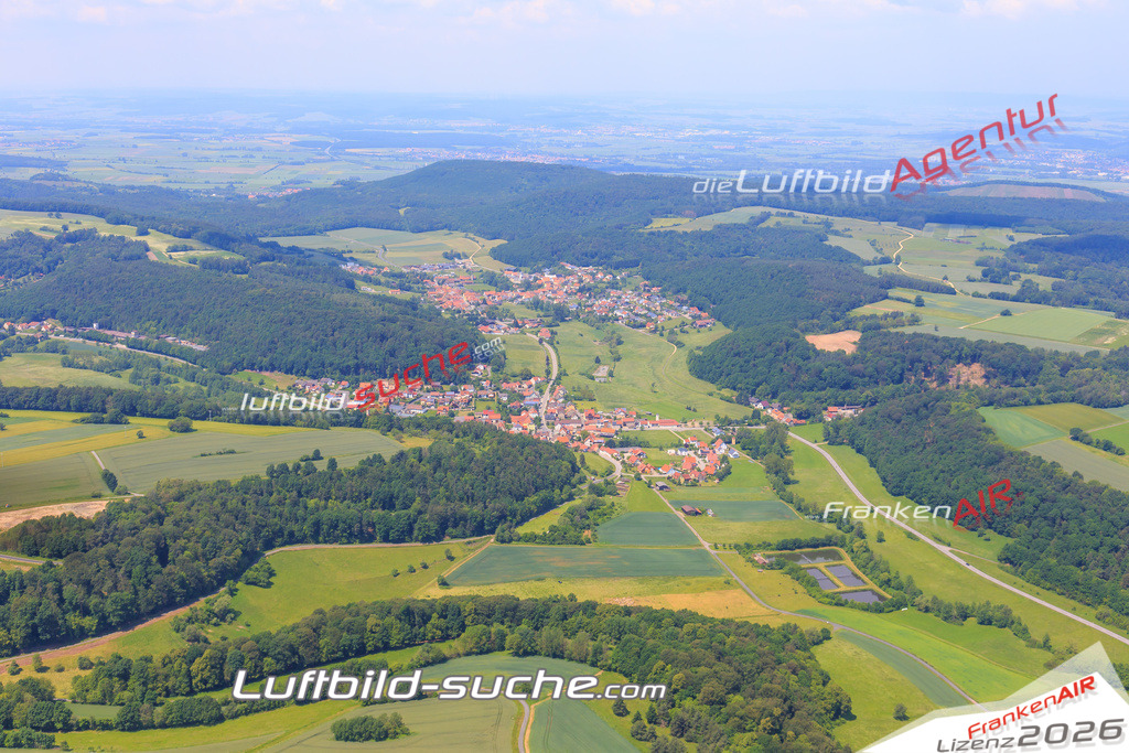 Luftbild von Unterschleichach Oberaurach - Luftaufnahme wurde 2016 von https://frankenair.de mittels Flugzeug (keine Drohne) erstellt - die Geschenkidee