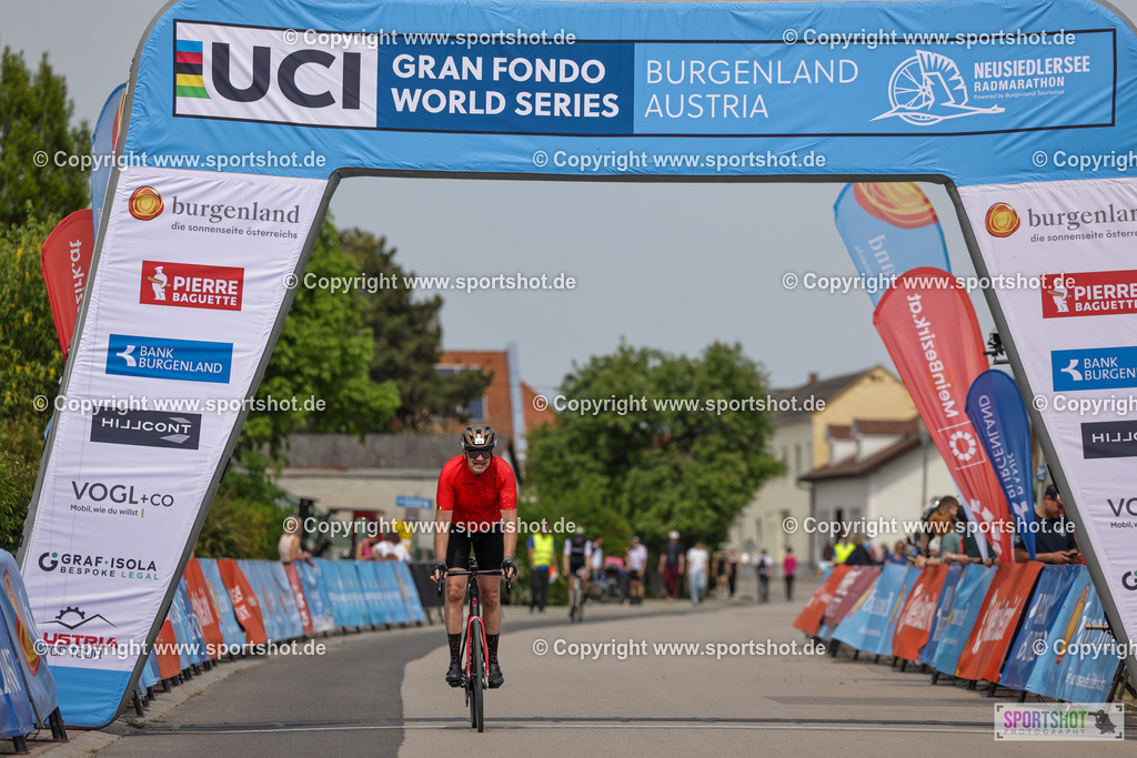 VJ__9483 | Neusiedlersee Radmarathon 2026@sportshot_your_pictrs #yourpictures#roadtowm2029 #nrm #neusiedlerseeradmarathon #neusiedlersee #neusiedlerseetourismus #burgenland #mörbisch #nrm26 #burgenlandtourismus #voglundco #poweredbyburgenlandtourismus #radsport #rad #marathon #ucigranfondo #visitburgenland #ucigranfondoworldseries