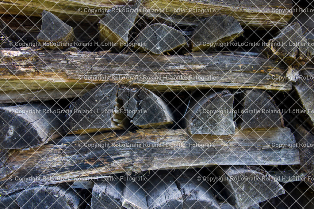 Holzstapel | Brennholz Stapel - Realisiert mit Pictrs.com