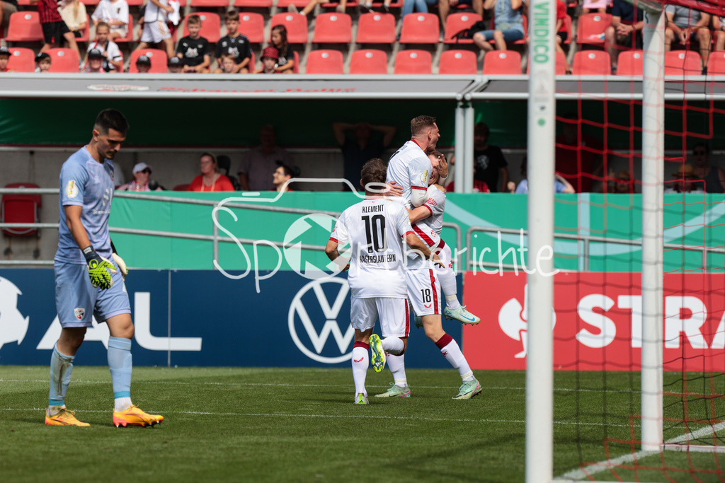 FC Ingolstadt - 1. FC Kaiserslautern | Jubel nach dem Treffer zum 0-1 durch Jannik MAUSE (FCK #18) / Freude / Happy / Tor / Torschuetze