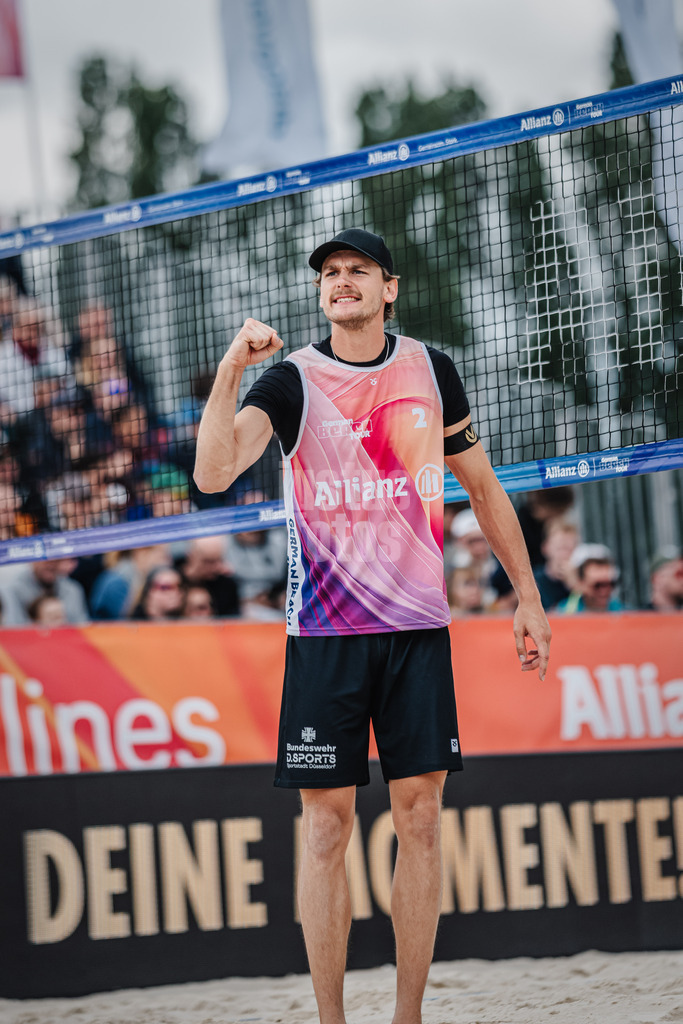 Beachvolleyball | Männer | German Beach Tour 2024 | Tourstop Bremen | 09.06.2024 | Paul Henning freut sich und ballt die Faust