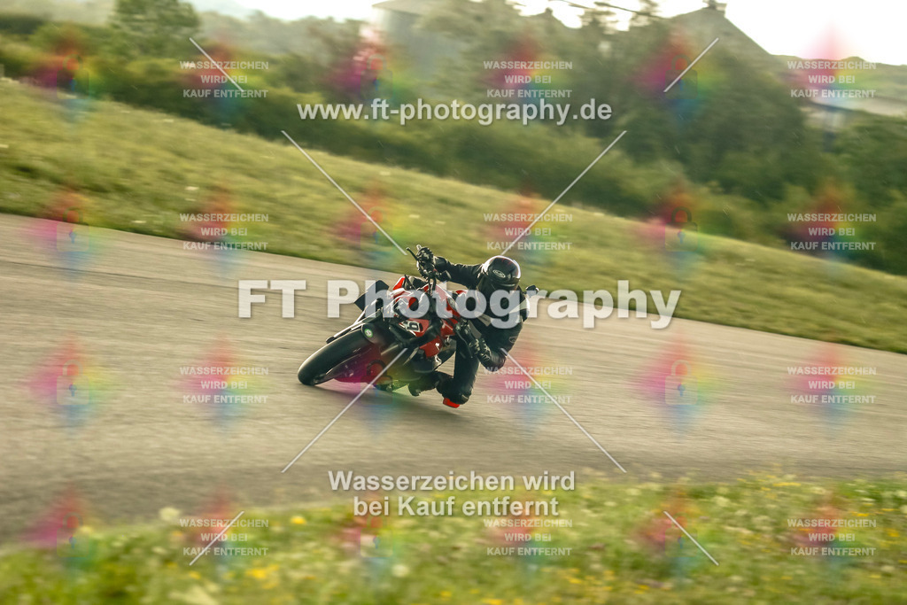 Chambley Juli-3390 | Hier findet Ihr Bilder von Touristenfahrten auf der Nürburgring Nordschleife oder von anderen Veranstaltungen die ich besucht habe. Viel Spass beim Durch Schauen 