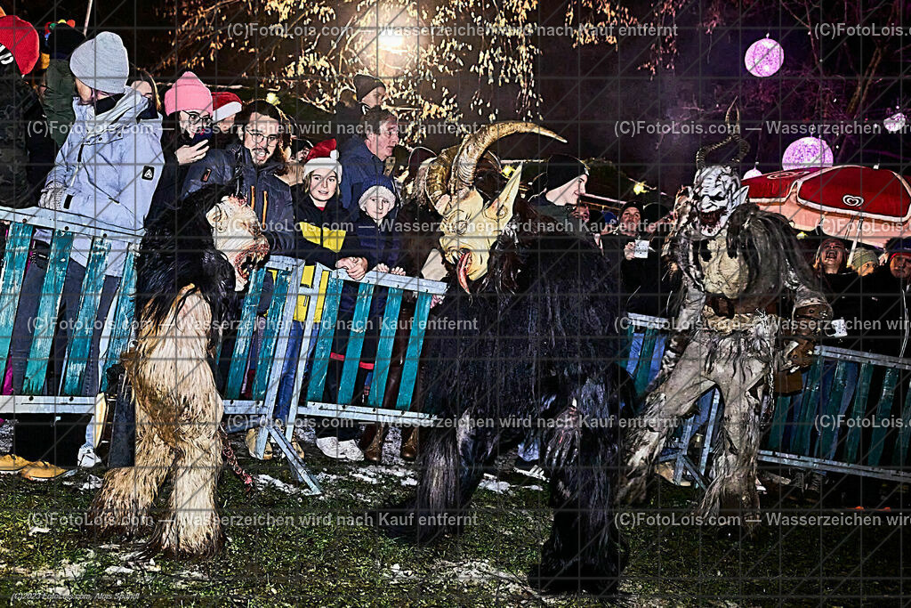 ALP5283_WIESELBURGER ADVENT_Perchtenlauf | (C)FotoLois.com, Alois Spandl, WIESELBURGER ADVENT, Perchtenlauf, So 10. Dez. 2023.