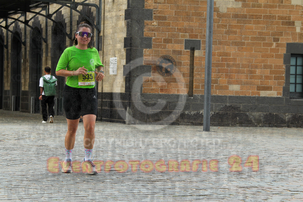 250920_1530_EV4_8973 | Sportfotografie im Rhein-Sieg Kreis, Köln, Bonn, NRW, Rheinland Pfalz, Hessen, etc. Unser Tätigkeitsfeld umfasst den Laufsport vom Volkslauf über den Marathon, Duathlon, Triathon bis zum Ultralauf wie Kölnpfad Ultra oder Schindertrail.