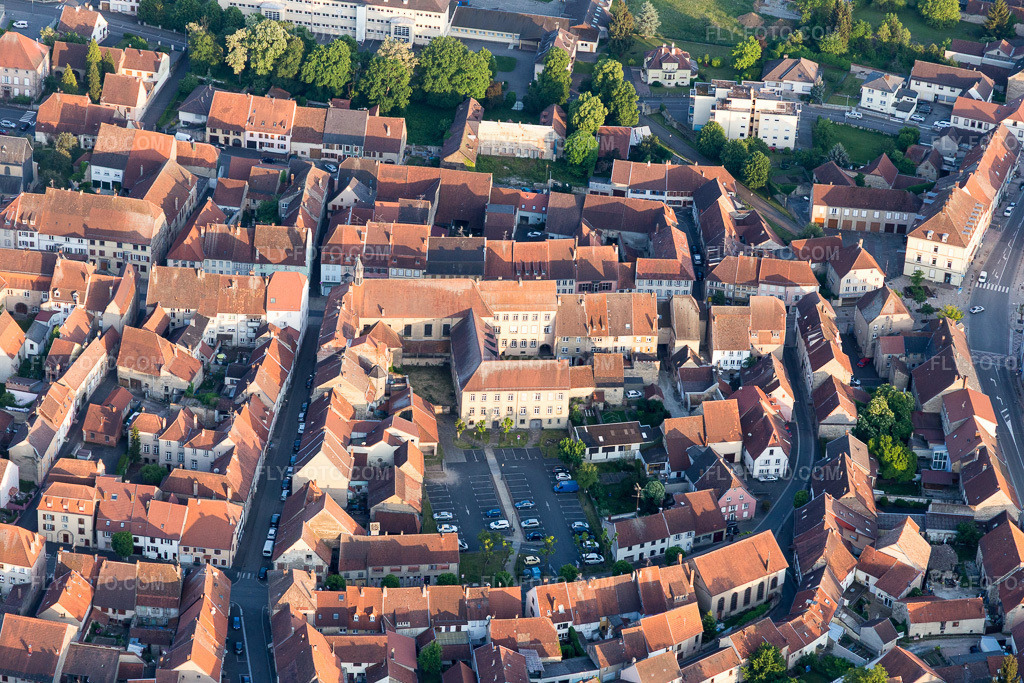 Aerial view: View of the town in Sarre-Union in the state Bas-Rhin, France.Photo: IMG_107417.jpg taken on 05/19/2018 by Werner Riehm/FLY-FOTO.comResolution of the original: 5472 x 3648 px