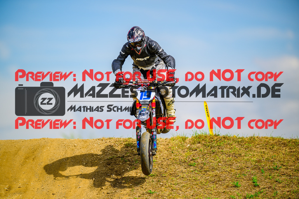MaZZes_FotoMatrix_240713_6007705_0700 | S2