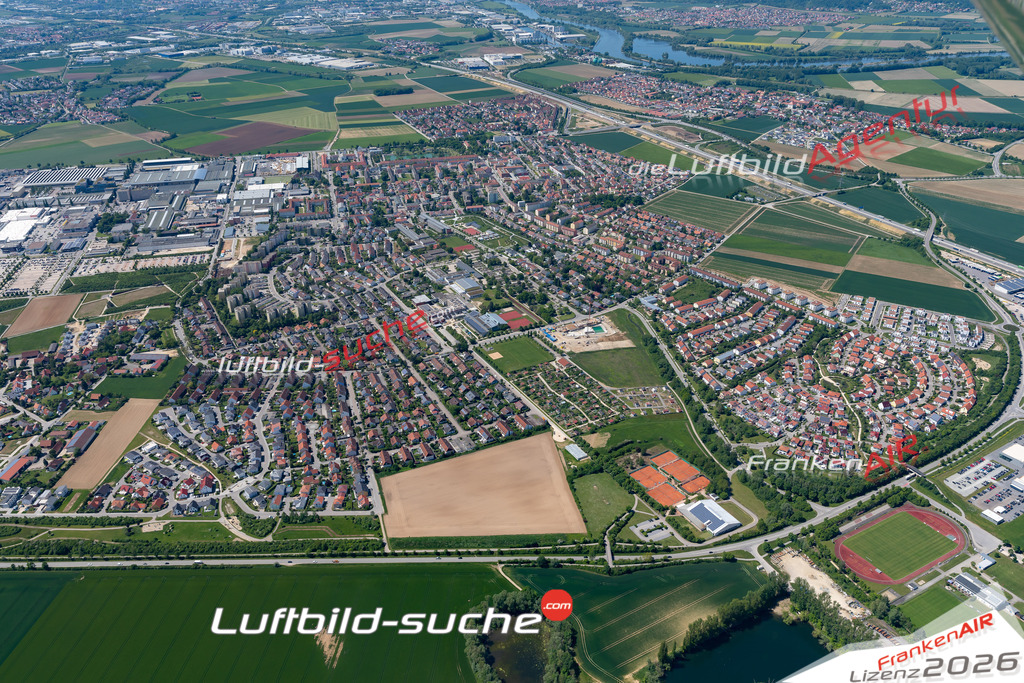 Das Luftbild der Stadt Neutraubling wurde 2021 vom Flugzeug heraus erstellt (keine Drohne) Aufnahmehöhe ca.450 Meter- hohe Bildauflösung und Druck-Qualität garantiert!
