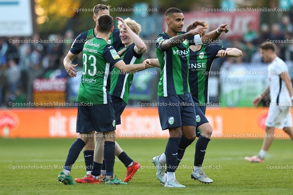 xKWIx24042601040 | 2026.04.24, xkwix, Fußball, Regionalliga West, FC Gütersloh -  Sportfreunde Lotte, Heidewaldstadion, 31.Spieltag, Saison 2025 / 2026: Torjubel nach 2:0 durch Niklas Frese (FC Gütersloh #35) DFB regulations prohibit any use of photographs as image sequences and or quasi-video. Photo: xKamilxWilkowskixPressefotoKochx
