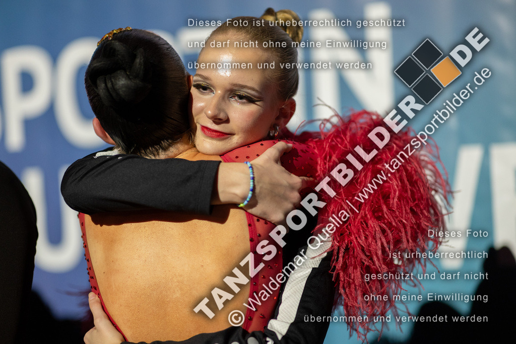 20251206-05640 | Hier finden Sie Tanz Bilder vom Latein und Standard Formationen tanzen. Sportbilder vom Tanzsport. Schöne Fotos und von Weltmeisterschaft, Europameisterschaft, Bundesliga, Regionalliga, Oberliga und Landesliga sowie von GOC Stuttgart, DanceComp, WM Bremen