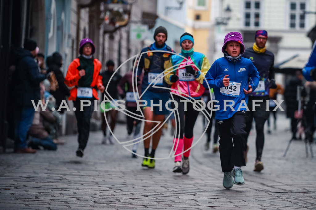 SILVESTERLAUF LINZ 25 | Linz, AUSTRIA, 31. Dezember 25, TRIRUN SILVESTERLAUF LINZ 25 , Image shows: 
Photo: WAPICS / BINDER Manuel