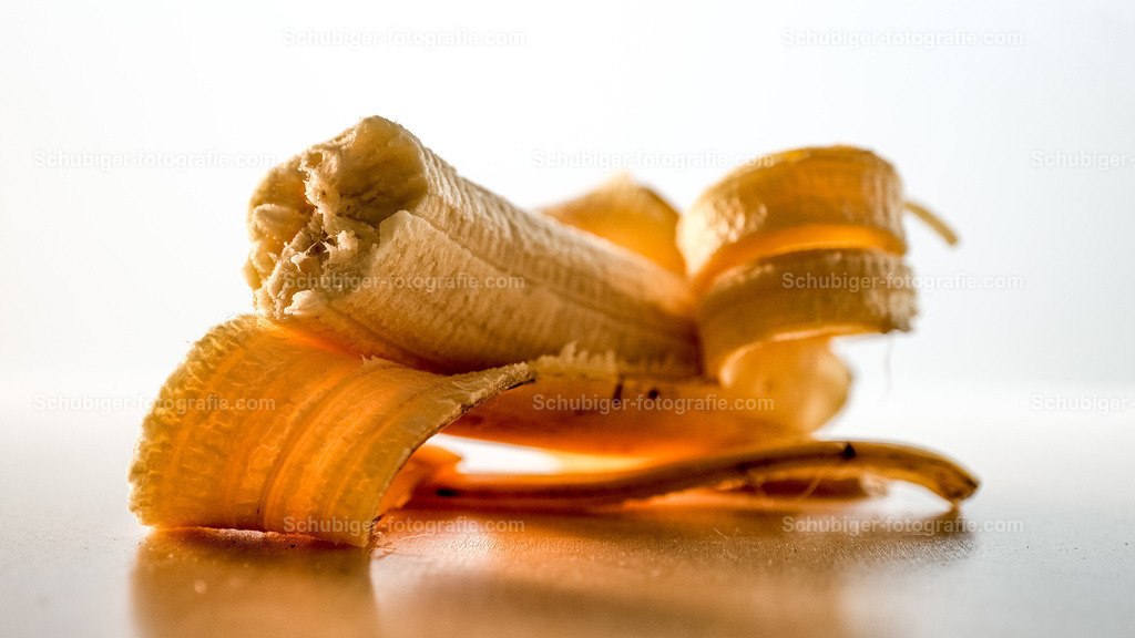 Banane | die angebissenen Banane - Realisiert mit Pictrs.com