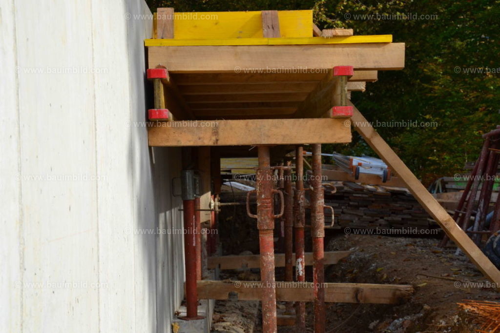 bib-lg04-betonarbeiten-0376 | Nach LV-Leistungsgruppen sortierte Detailfotos über den Bau eines Hauses. Alle Hausbau-Bilder direkt vom Urheber und Autor der Website Haus-Selber-Bauen.com