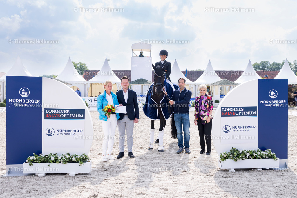 TH_251-Dante_s Pearl_ Charlott-Maria Schürmann_19104 | Longines Balve Optimum 2024 am 07.06.24 in Balve, Schloss Wocklum, Thomas Hellmann, 251Dante's Pearl, Charlott-Maria Schürmann