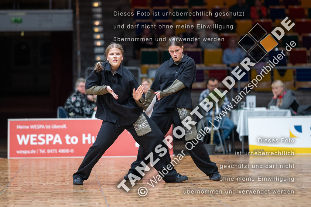 20250125-10110 | Hier finden Sie Tanz Bilder vom Latein und Standard Formationen tanzen. Sportbilder vom Tanzsport. Schöne Fotos und von Weltmeisterschaft, Europameisterschaft, Bundesliga, Regionalliga, Oberliga und Landesliga sowie von GOC Stuttgart, DanceComp, WM Bremen