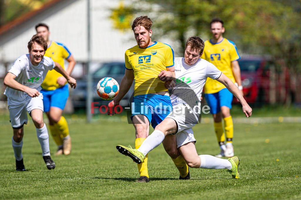 SC Böbing vs SG SV Eberfing/SV Söchering | Abstiegs Qualifikationsrunde A-Klasse Gruppe P, SC Böbing vs SG SV Eberfing/SV Söchering, 20240414,
Duell zwischen Josef SCHWALLER (SCB 11) und Stefan NEBL (SVES 8),
2024-04-14 in Böbing (Sportplatz Böbing)
11 Josef SCHWALLER (SCB 11), 8 Stefan NEBL (SVES 8)
Copyright: WolfgangxLindner foto-lindner.de