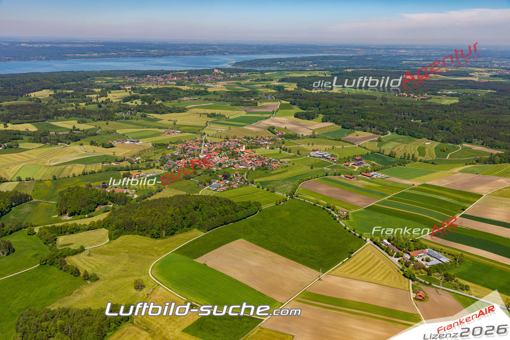 Aktuelles Luftbild von Traubing Tutzing - Die Luftaufnahme wurde 2021 mittels UL-Flugzeug erstellt ( keine Drohne ) - hochauflösende Kamera-Systeme von  Canon -Beste Qualität - Für grossformatige Ausdrucke geeignet. Die Geschenkidee !