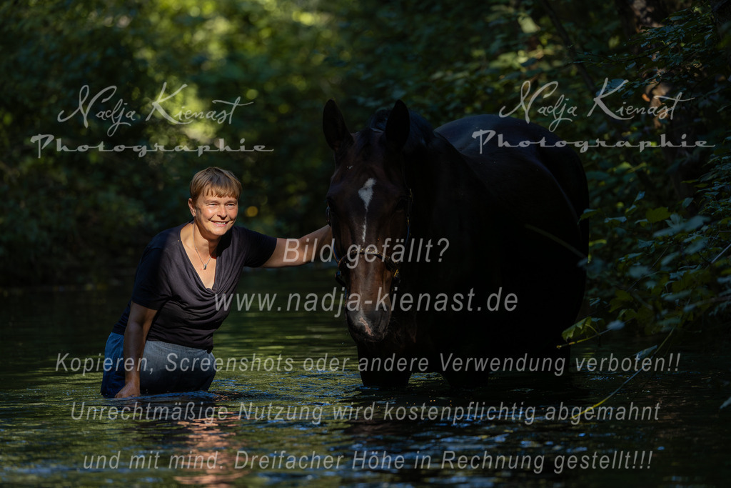 Auswahl_Photographie_Nadja_Kienast__IE_8833-Verbessert-RR | Ich biete Ihnen einzigartige und individuelle Fotoshootings mit Ihren Tieren.
In individuellen Coachings lernen Sie, wie sie von Ihrem Pferd, Ihrer Katze, Ihrem Hund oder einfach Ihrem persönlichen Lieblingstier eindrucksvolle Fotos machen können.