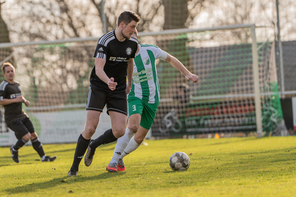 Fußball I Herren I Saison 2025-2026 I Bezirksliga Weser-Ems 4 I 21. Spieltag I TuS Lutten - SW Osterfeine I 4132 | jns.sportfotos - Realisiert mit Pictrs.com