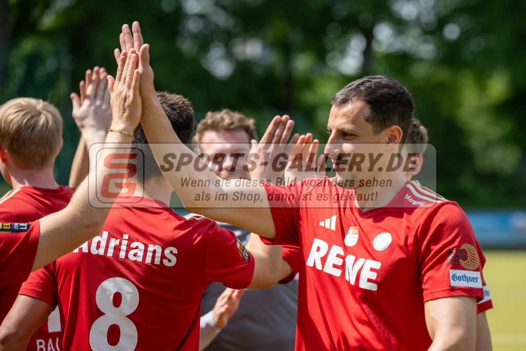 SFE_20240511_0035 | Krefeld, Deutschland, 11.05.2024: Timour Oruz (Rot-Weiss Köln) in Aktion waehrend des Spiels der Feldhockey 1. Bundesliga Herren zwischen Crefelder HTC - Rot Weiss Köln im Gerd-Wellen-Hockeyanlage am 11.05.2024 in Krefeld, Deutschland. (Foto von Stephan Fehrmann)

Krefeld, Germany, 11.05.2024: Timour Oruz (Rot-Weiss Köln) in action during the game of Feldhockey 1. Bundesliga Herren between Crefelder HTC - Rot Weiss Köln in Gerd-Wellen-Hockeyanlage at 11.05.2024 in Krefeld, Deutschland. (Foto from Stephan Fehrmann)