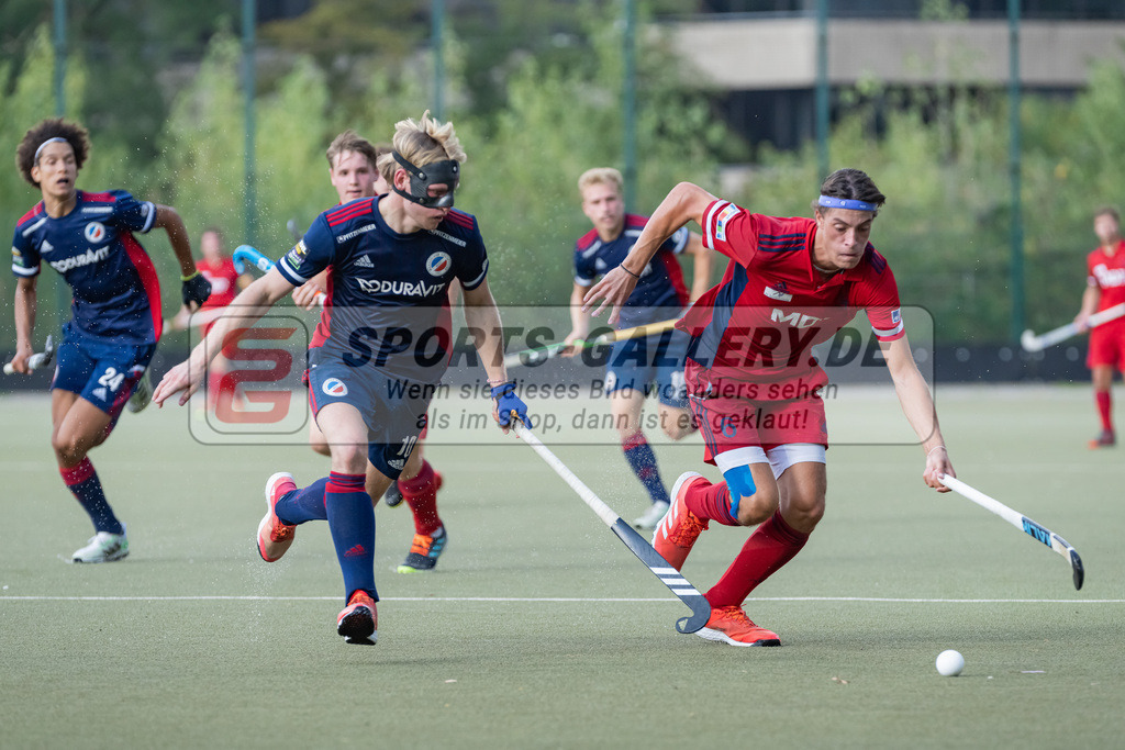 HK_20220903_109794 | 1. Bundesliga Herren Düsseldorfer HC - Mannheimer HC am 3.9.2022 DHC Düsseldorf, Düsseldorf , Linus Müller ( Mannheimer HC #10 ) , Hartkopf Lasse ( Düsseldorfer HC #6 )