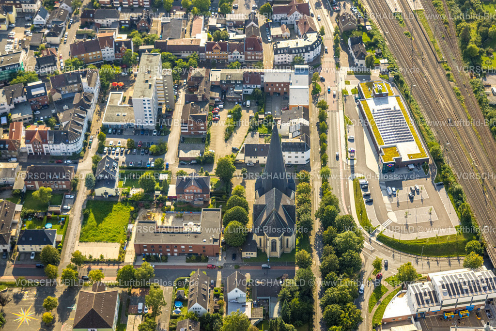 Beckum230805731Neubeckum | Luftbild, Einkaufszentrum am Beckum-Neubeckum Bahnhof, Neubeckum, Beckum, Münsterland, Nordrhein-Westfalen, Deutschland