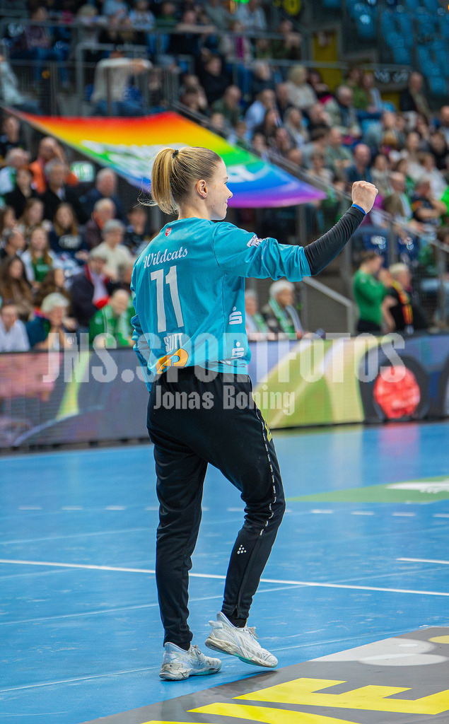 Handball I Frauen I Saison 2025-2026 I 1. HBF I 15. Spieltag I VFL Oldenburg - SV Union Halle-Neustadt 0062 | Ela Szott (71, SV Union Halle-Neustadt) - Realisiert mit Pictrs.com
