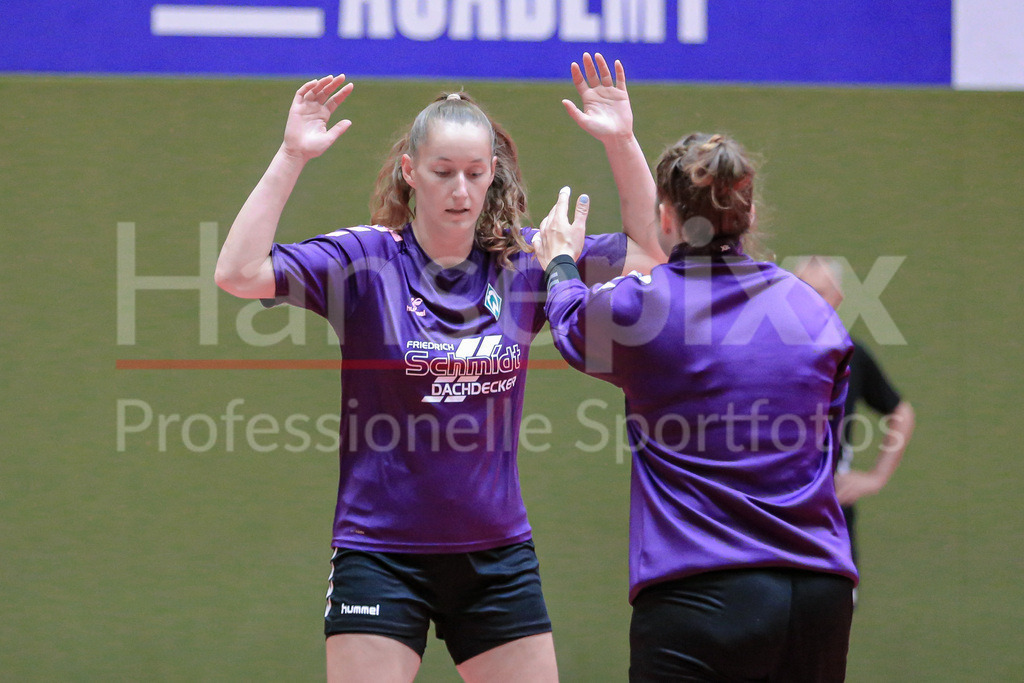 Handball, 2. Bundesliga Frauen, Training SV Werder Bremen | v.li.: Lara Niemann (SV Werder Bremen, 35) bei einer Übung