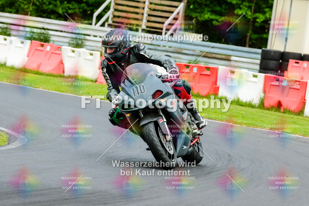 MotoTeamVBK-20152 | Hier findet Ihr Bilder von Touristenfahrten auf der Nürburgring Nordschleife oder von anderen Veranstaltungen die ich besucht habe. Viel Spass beim Durch Schauen 