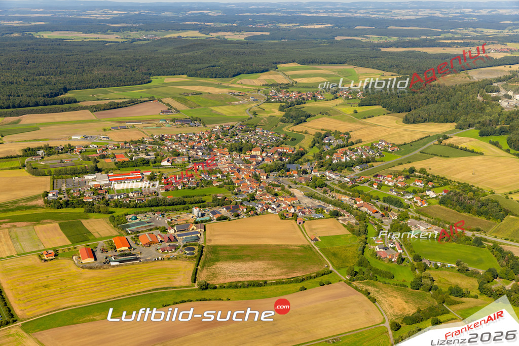 Das Luftbild zeigt :  Maroldsweisach - Die Luftaufnahme wurde 2023 vom UL-Flugzeug aus erstellt ( keine Drohne ) - Hochauflösende Luftaufnahme - Für grossformatige Ausdrucke geeignet. Die Geschenkidee !Mit Lizenz und Bildrechte bestellbar