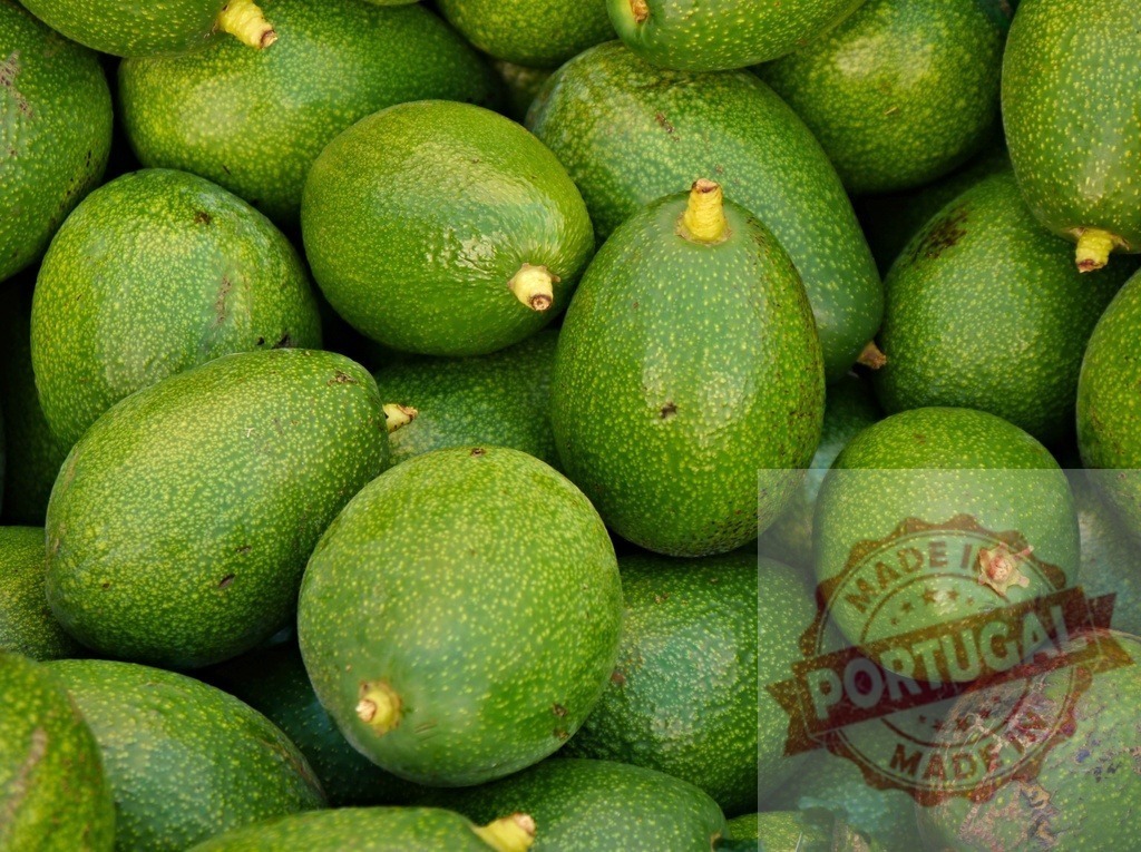 Fresh green avocados displaying healthy eating concept | Avocados creating a full frame background texture, ready for healthy food preparation - Realized with Pictrs.com