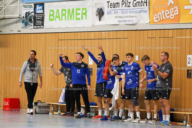 msghab_03191 | despor 2022.10.23 HB Männer Oberliga MSG Umstadt/Habitzheim - TV Petterweil  emspor, emonline, despor,  v.l.,  Die Spieler jubeln
 - Realisiert mit Pictrs.com