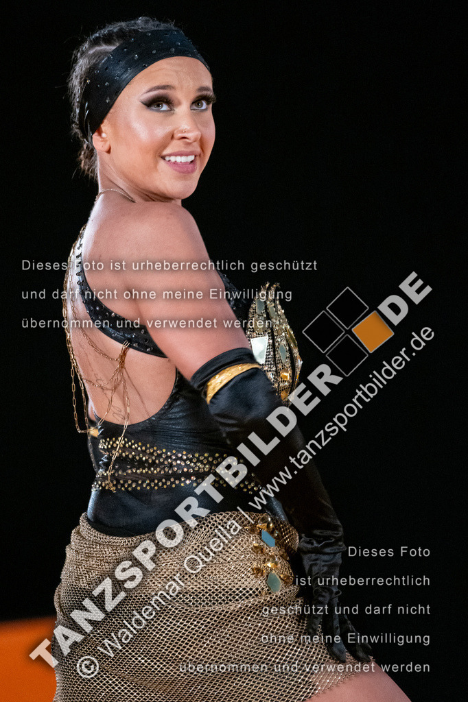 20250504-01534 | Hier finden Sie Tanz Bilder vom Latein und Standard Formationen tanzen. Sportbilder vom Tanzsport. Schöne Fotos und von Weltmeisterschaft, Europameisterschaft, Bundesliga, Regionalliga, Oberliga und Landesliga sowie von GOC Stuttgart, DanceComp, WM Bremen