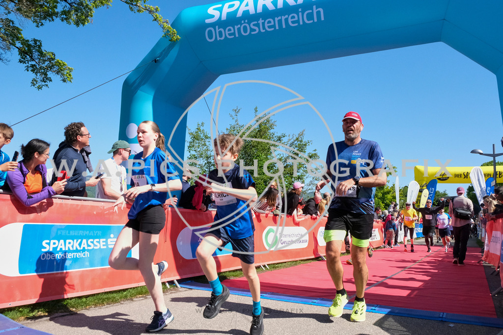 ..... | LINZ,AUSTRIA,27.April 24, Int. 3 Brückenlauf Linz  , Image shows: Photo: WAPICS / Michael ring